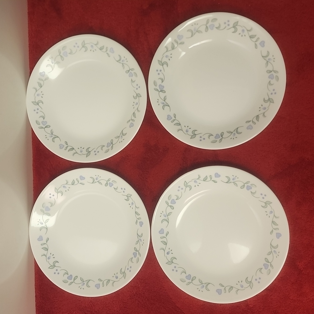 4 piece of Corelle, Dessert/Salad Plates.